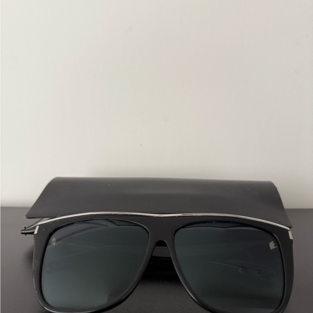 YSL sunglasses - Picture 3 of 4